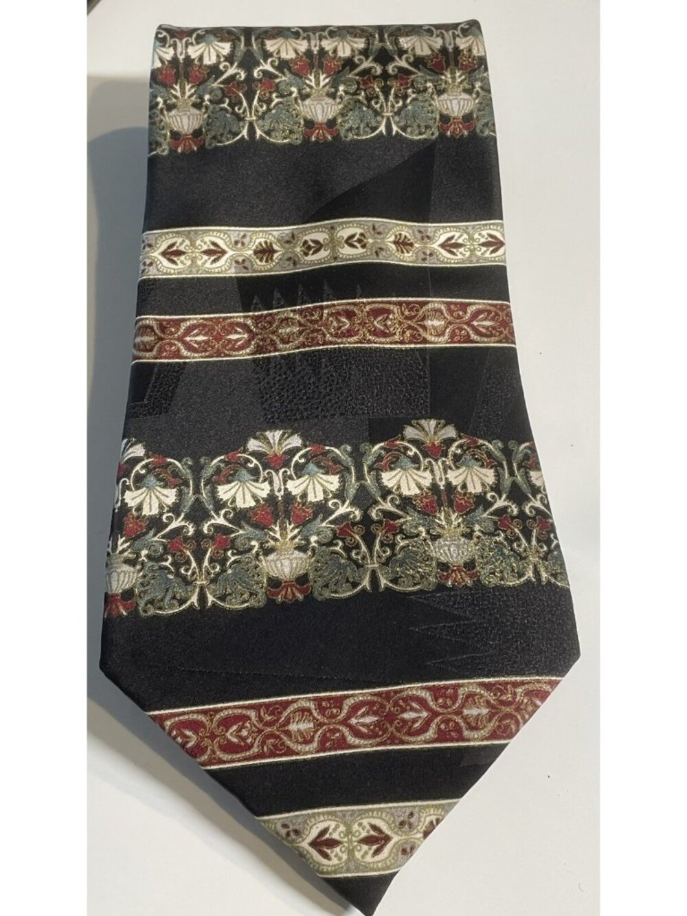 Pierre Cardin Mens Tie Black Red Silk Floral 3.75" x 56"